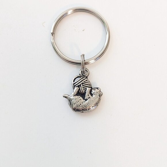 Silver Tone Playing Cat Yarn Ball Keychain Kitty Kitten - Picture 5 of 6